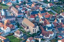 Vue aérienne de Église de Seltz à Seltz dans le département Bas Rhin, France