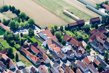 Vue aérienne de Hôtel zur Krone à le quartier Hayna in Herxheim bei Landau dans le département Rhénanie-Palatinat, Allemagne