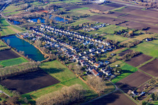Bruchweg à le quartier Knielingen in Karlsruhe dans le département Bade-Wurtemberg, Allemagne d'en haut
