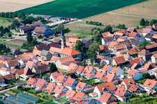 Vue aérienne de Erlenbach bei Kandel dans le département Rhénanie-Palatinat, Allemagne