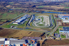 Vue aérienne de Piste d'essai des camions Daimler dans la zone industrielle d'Oberwald à le quartier Maximiliansau in Wörth am Rhein dans le département Rhénanie-Palatinat, Allemagne