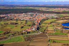 Vue aérienne de Hinterstädtel vu du sud à Jockgrim dans le département Rhénanie-Palatinat, Allemagne