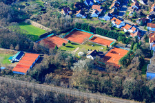 TC77 Jockgrim eV à Jockgrim dans le département Rhénanie-Palatinat, Allemagne du point de vue du drone