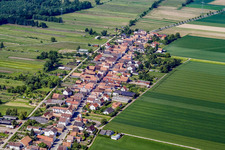Sarrestr à Kandel dans le département Rhénanie-Palatinat, Allemagne du point de vue du drone
