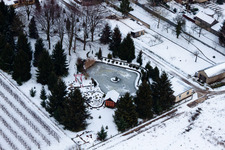 Vue aérienne de Jardin d'ornement à Erlenbach bei Kandel dans le département Rhénanie-Palatinat, Allemagne