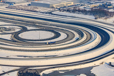 Vue oblique de Zone industrielle d'Oberwald, piste d'essai de camions Daimler avec pneus hiver ? à Wörth am Rhein dans le département Rhénanie-Palatinat, Allemagne