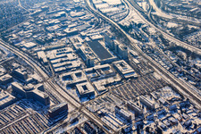 Vue aérienne de SIEMENS AG en hiver avec de la neige à le quartier Knielingen in Karlsruhe dans le département Bade-Wurtemberg, Allemagne