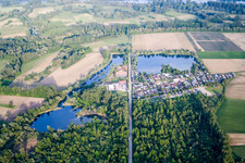 Vue aérienne de Camping du lac Quarry à Beinheim dans le département Bas Rhin, France