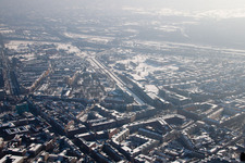 Vue aérienne de Kriegsstraße Est à le quartier Südstadt in Karlsruhe dans le département Bade-Wurtemberg, Allemagne