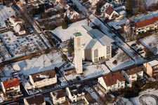 Vue aérienne de Église Saint-Pie à Kandel dans le département Rhénanie-Palatinat, Allemagne