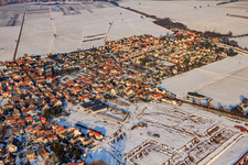 Photographie aérienne de Vue de la ville depuis le sud-ouest en hiver avec de la neige à Rohrbach dans le département Rhénanie-Palatinat, Allemagne