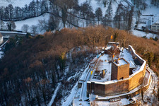 Ruines de Landeck à Klingenmünster dans le département Rhénanie-Palatinat, Allemagne hors des airs