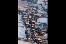 Vue aérienne de En hiver à le quartier Drusweiler in Kapellen-Drusweiler dans le département Rhénanie-Palatinat, Allemagne