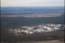 Vue aérienne de Centre de recherche du KIT à le quartier Leopoldshafen in Eggenstein-Leopoldshafen dans le département Bade-Wurtemberg, Allemagne