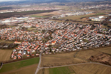 Quartier Karlsdorf in Karlsdorf-Neuthard dans le département Bade-Wurtemberg, Allemagne d'en haut