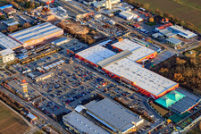 Vue oblique de Quincaillerie Hornbach dans la zone industrielle de Bruchwiesenstr à Bornheim dans le département Rhénanie-Palatinat, Allemagne