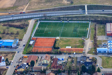 Vue aérienne de Terrains de sport à l'école primaire Hirschacker à Schwetzingen dans le département Bade-Wurtemberg, Allemagne