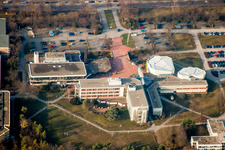 Vue aérienne de Complexe de bâtiments du centre d'entraînement de la Bundeswehr à le quartier Neuostheim in Mannheim dans le département Bade-Wurtemberg, Allemagne