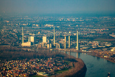 Grande centrale électrique avec nouvelle construction de l'unité 6 à le quartier Neckarau in Mannheim dans le département Bade-Wurtemberg, Allemagne hors des airs