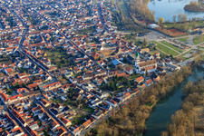 Vue aérienne de Saint-Sébastien am Althrein à Ketsch dans le département Bade-Wurtemberg, Allemagne