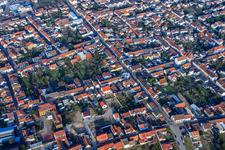 Vue aérienne de Vue de la ville depuis l'ouest à Ketsch dans le département Bade-Wurtemberg, Allemagne