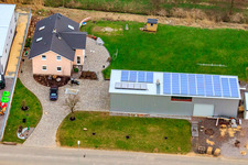 Vue oblique de À l'Ahlmühle à le quartier Ilbesheim in Ilbesheim bei Landau in der Pfalz dans le département Rhénanie-Palatinat, Allemagne