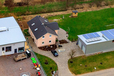 À l'Ahlmühle à le quartier Ilbesheim in Ilbesheim bei Landau in der Pfalz dans le département Rhénanie-Palatinat, Allemagne d'en haut
