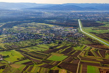 Vue aérienne de Vue du village sur la Murg depuis le nord à Steinmauern dans le département Bade-Wurtemberg, Allemagne