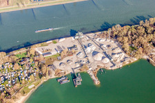 Photographie aérienne de Terrain et zones de recouvrement de la mine de gravier à ciel ouvert entre le Rhin et le canal de l'Or à Steinmauern dans le département Bade-Wurtemberg, Allemagne