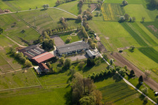 Vue aérienne de AG Animal Welfare Horses&Co à le quartier Wöschbach in Pfinztal dans le département Bade-Wurtemberg, Allemagne