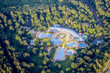 Vue aérienne de Piscine de la piscine extérieure Badepark à Wörth am Rhein dans le département Rhénanie-Palatinat, Allemagne