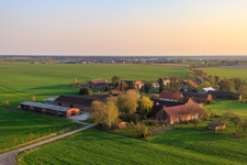 Vue aérienne de Quartier de Höfgen à le quartier Welsickendorf in Niederer Fläming dans le département Brandebourg, Allemagne