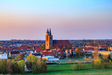 Vue aérienne de Église Saint-Nicolas à Jüterbog dans le département Brandebourg, Allemagne