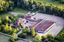 Vue aérienne de Centres équestres - centres équestres - écuries à Hagenbach dans le département Rhénanie-Palatinat, Allemagne