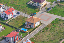 Sur la haute piste à Kandel dans le département Rhénanie-Palatinat, Allemagne vue du ciel