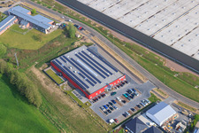 Vue aérienne de Bienwald-Fitnessworld dans la zone industrielle de Horst à le quartier Minderslachen in Kandel dans le département Rhénanie-Palatinat, Allemagne
