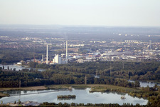 Vue aérienne de Du sud-ouest à le quartier Rheinhafen in Karlsruhe dans le département Bade-Wurtemberg, Allemagne