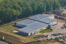 Vue oblique de Zone industrielle de Horst, Alfa Aesar à le quartier Minderslachen in Kandel dans le département Rhénanie-Palatinat, Allemagne