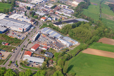 Vue aérienne de Minderlachen, commerce de matériaux de construction UNION à le quartier Minderslachen in Kandel dans le département Rhénanie-Palatinat, Allemagne