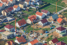 Nouveaux bâtiments sur Höhenweg à Kandel dans le département Rhénanie-Palatinat, Allemagne d'en haut