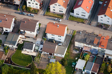 Jardins familiaux à Rosenstr à le quartier Reichenbach in Waldbronn dans le département Bade-Wurtemberg, Allemagne hors des airs