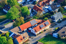 Vue aérienne de Rue Palmbacher à le quartier Stupferich in Karlsruhe dans le département Bade-Wurtemberg, Allemagne