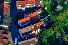 Rue Palmbacher à le quartier Stupferich in Karlsruhe dans le département Bade-Wurtemberg, Allemagne depuis l'avion