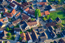Vue aérienne de Saint Cyriaque à le quartier Stupferich in Karlsruhe dans le département Bade-Wurtemberg, Allemagne