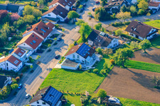 Enregistrement par drone de Rue Riesling à le quartier Stupferich in Karlsruhe dans le département Bade-Wurtemberg, Allemagne