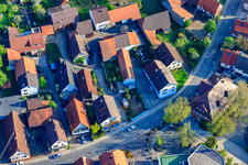 Kleinsteinbacher Straße à le quartier Stupferich in Karlsruhe dans le département Bade-Wurtemberg, Allemagne vue d'en haut
