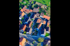 Kleinsteinbacher Straße à le quartier Stupferich in Karlsruhe dans le département Bade-Wurtemberg, Allemagne depuis l'avion