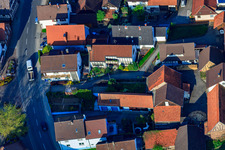 Image drone de Kleinsteinbacher Straße à le quartier Stupferich in Karlsruhe dans le département Bade-Wurtemberg, Allemagne
