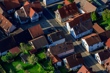 Thomashofstr à le quartier Stupferich in Karlsruhe dans le département Bade-Wurtemberg, Allemagne vu d'un drone