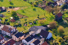 Vue aérienne de Enzianstr à le quartier Stupferich in Karlsruhe dans le département Bade-Wurtemberg, Allemagne